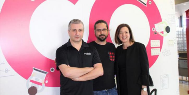 Photo de lancement de l’initiative Hub 