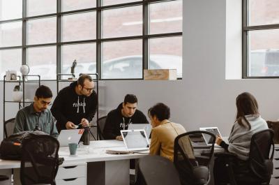 Espace de coworking pour les experts, scientifiques et étudiants du Mila
