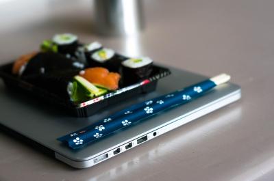 Dîner de sushis pour emporter	